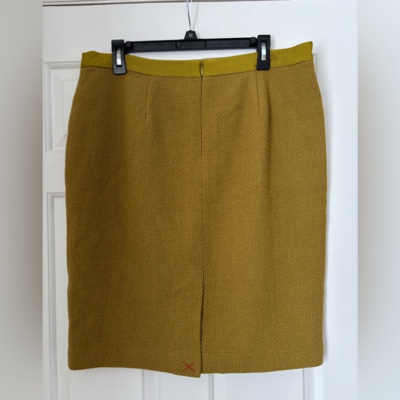 Boden Notre Dame Textured Citronelle Pencil Skirt - Picture 3 of 10
